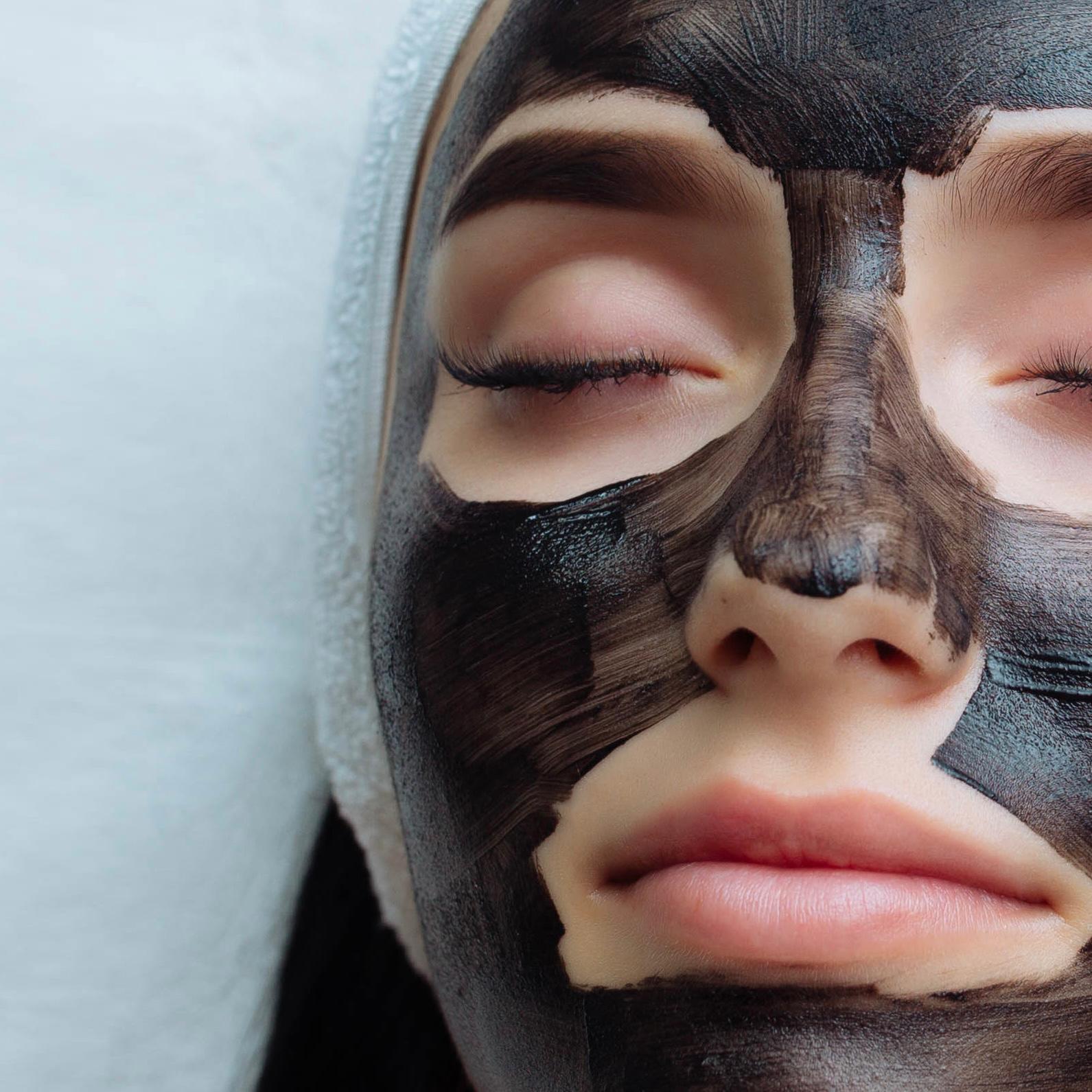 Karbon Peeling ile Tazelenmiş ve Aydınlık Bir Cilde Kavuşmanın Tam Zamanı